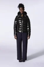 Gertrudesite Doudoune légère et cintrée en nylon brillant, France Bright Black