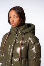 Gertrudesite Lili Bright veste et brillante courte
